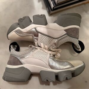 GIVENCHY Jaw Low-Top Sneakers